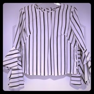 Milly 💯% Cotton Top with Flared Sleeves Sleeves